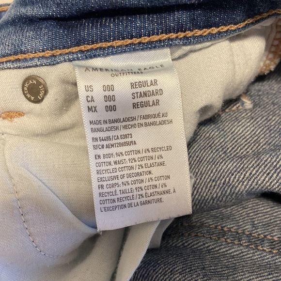 American Eagle Ripped Mom Jeans - Picture 7 of 8